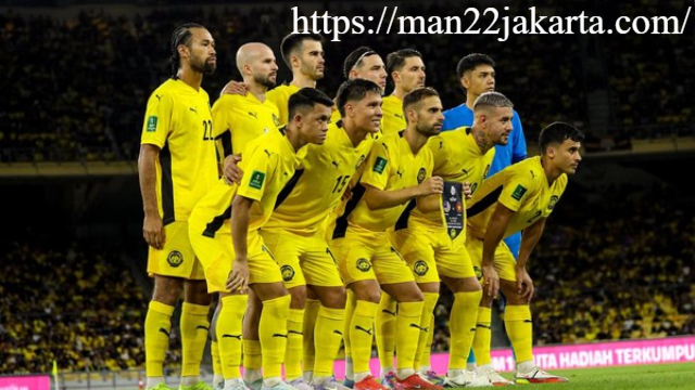 Dari Legenda ke Harapan Baru Stamford Bridge - Claude Makelele adalah nama yang tak asing bagi penggemar Chelsea dan pencinta sepak bola dunia. Sebagai gelandang bertahan yang mengubah cara pandang terhadap posisi “holding midfielder,” Makelele menjadi ikon tak tergantikan di era keemasan Chelsea awal 2000-an. Kini, di tengah proses regenerasi skuad, muncul nama Moises Caicedo—gelandang muda asal Ekuador yang digadang-gadang sebagai penerus peran vital tersebut.